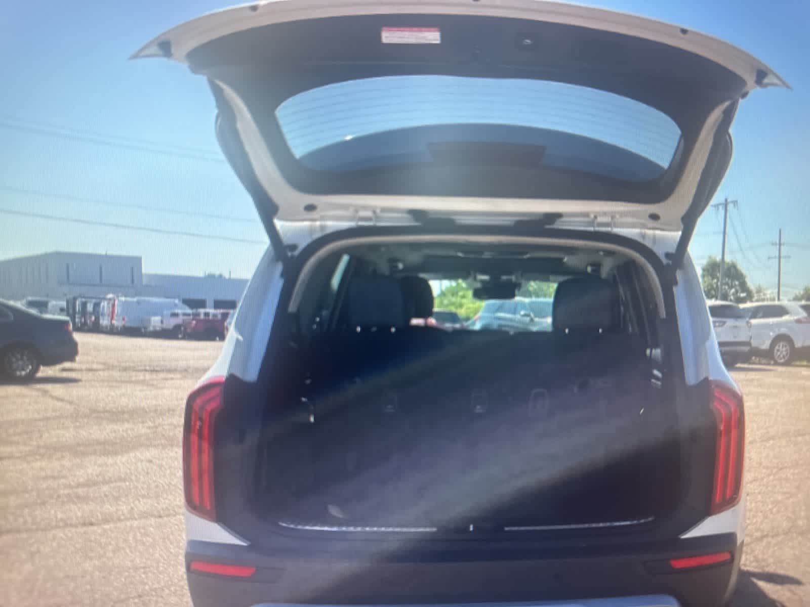 Thumbnail: 2020 Kia Telluride - 23