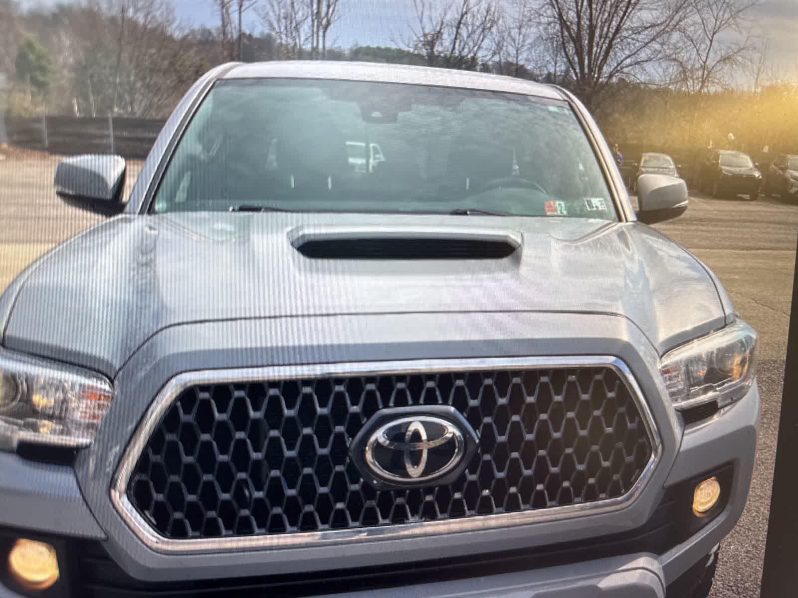 Thumbnail: 2018 Toyota Tacoma - 8