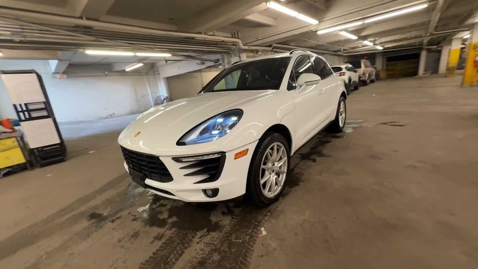 Thumbnail: 2017 Porsche Macan - 4