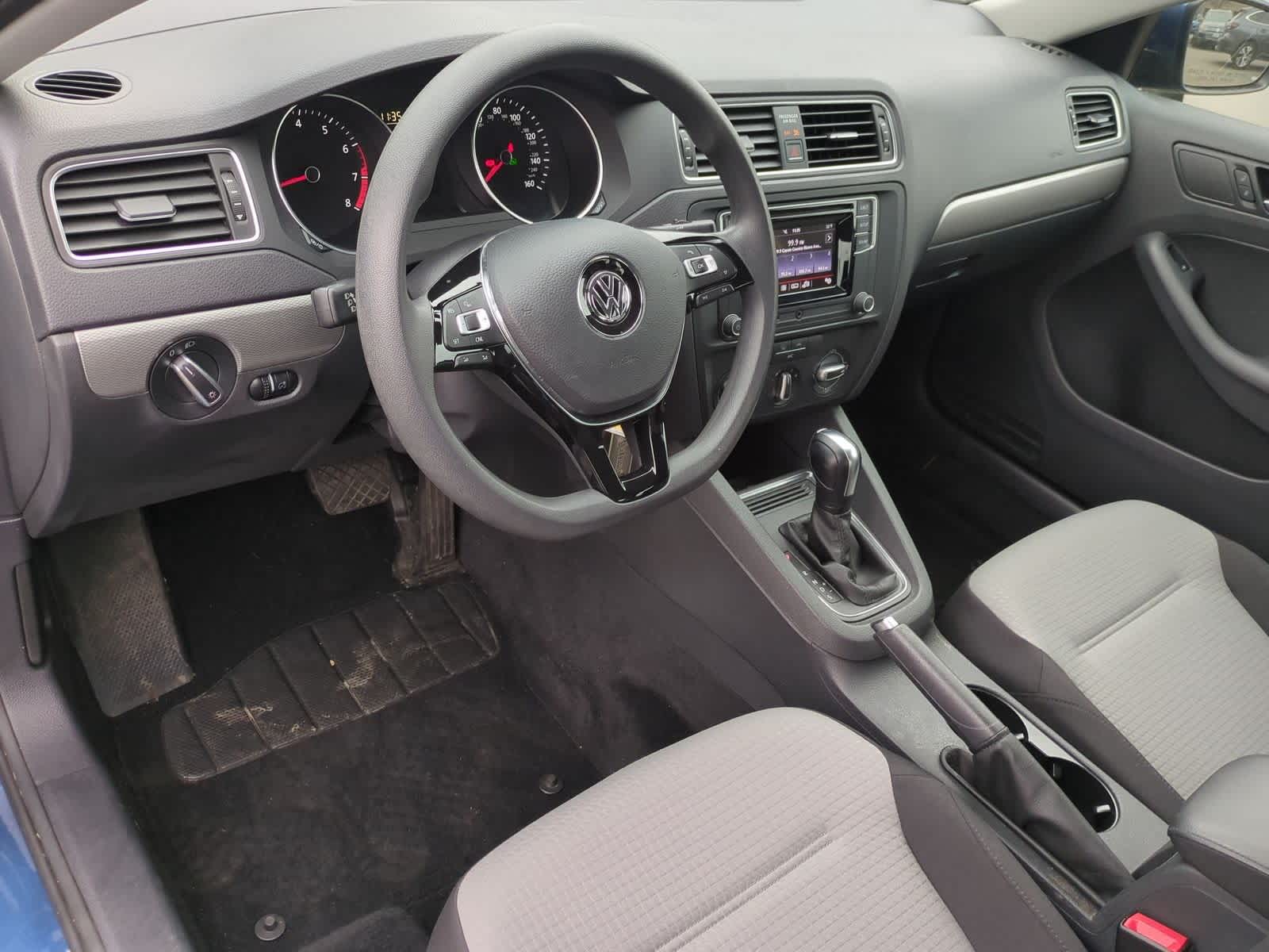 Thumbnail: 2018 Volkswagen Jetta - 10