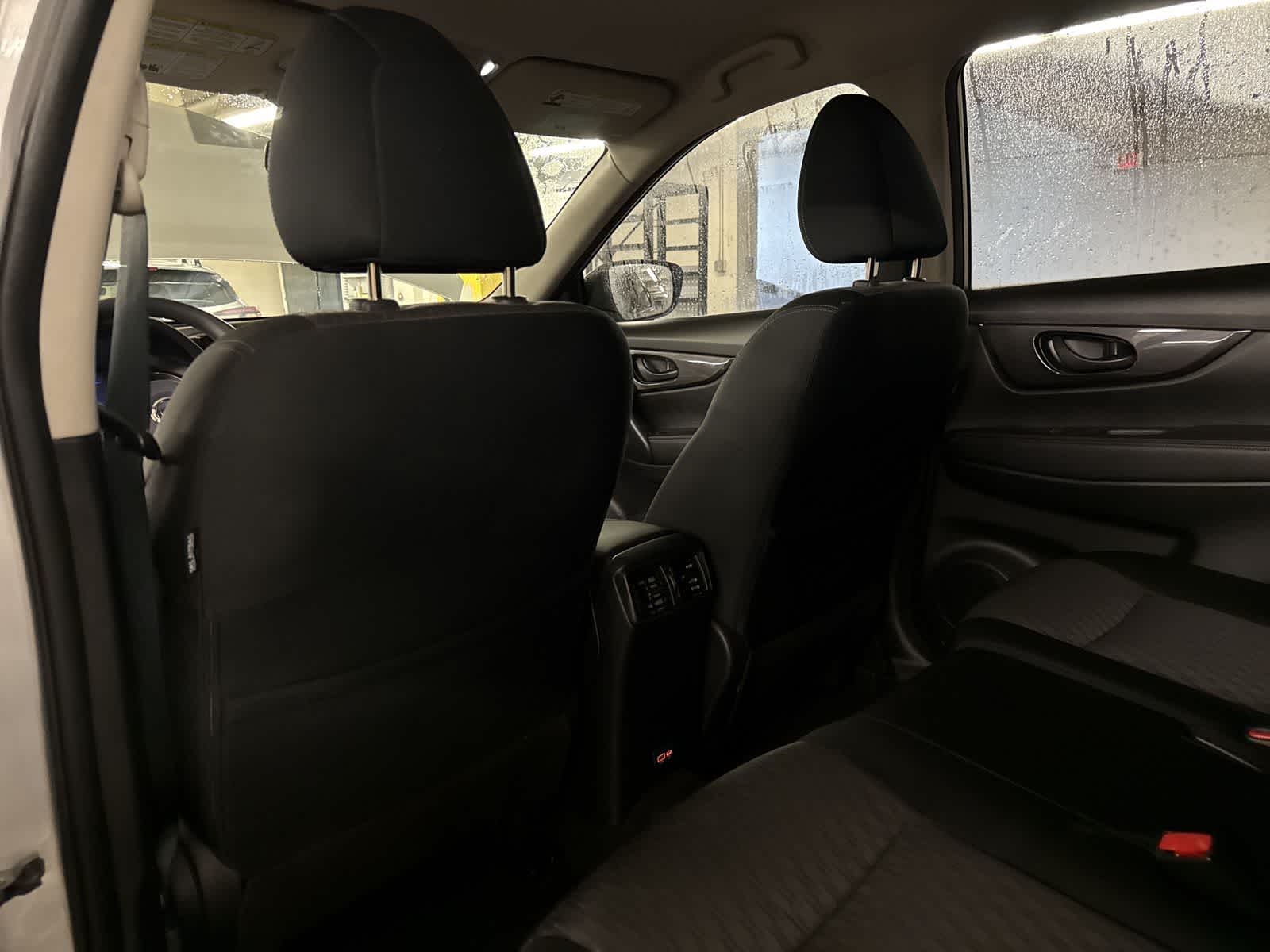 Thumbnail: 2020 Nissan Rogue - 18