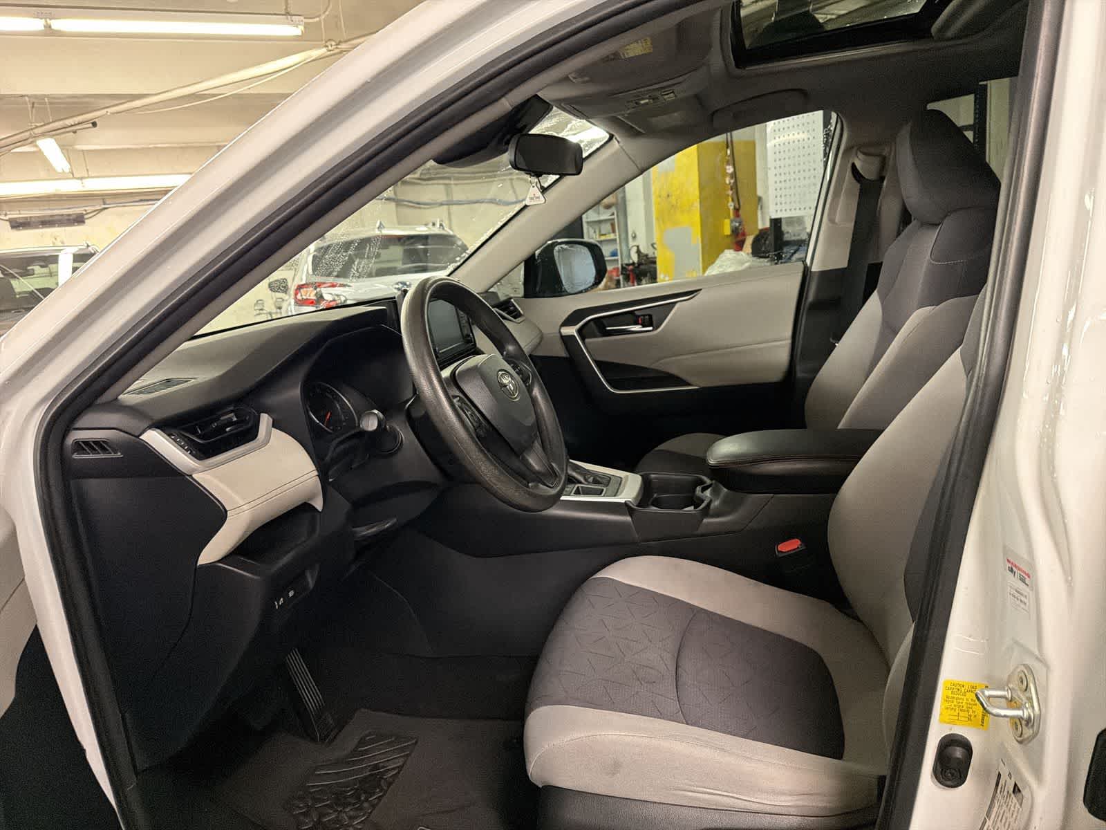 Thumbnail: 2019 Toyota RAV4 - 10