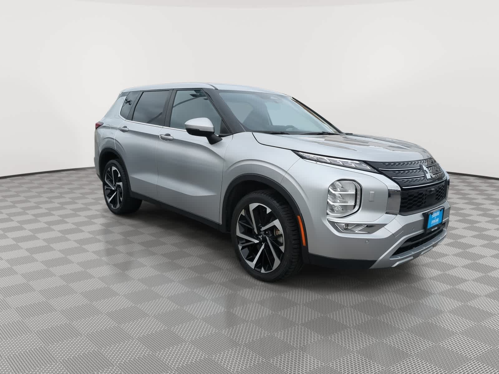 Thumbnail: 2023 Mitsubishi Outlander - 2