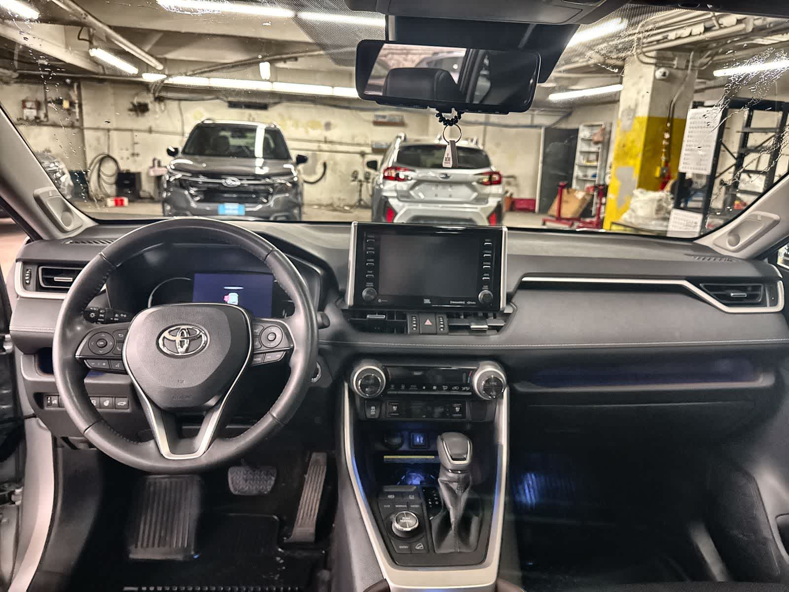 Thumbnail: 2019 Toyota RAV4 - 16