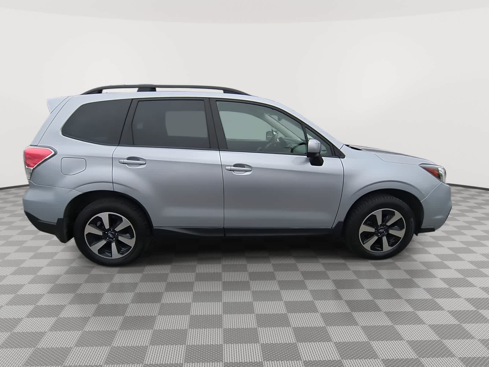 Thumbnail: 2018 Subaru Forester - 9