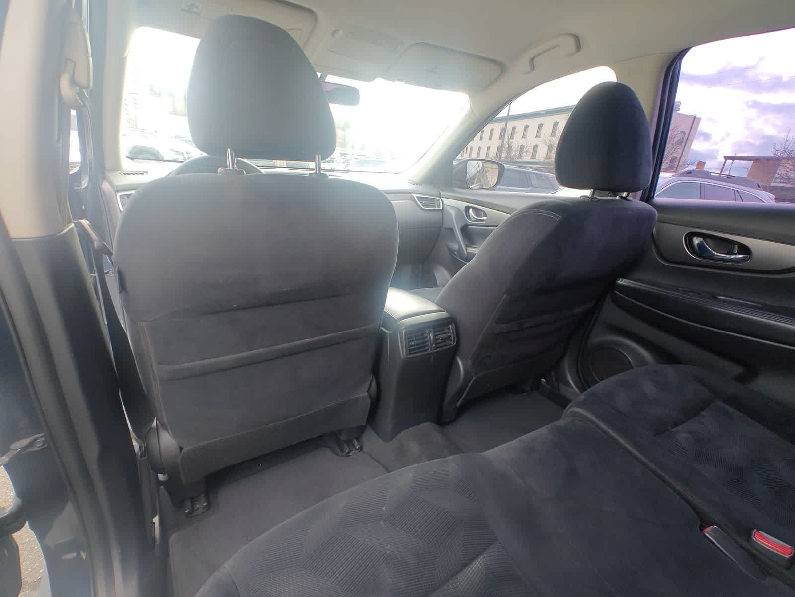 Thumbnail: 2016 Nissan Rogue - 18