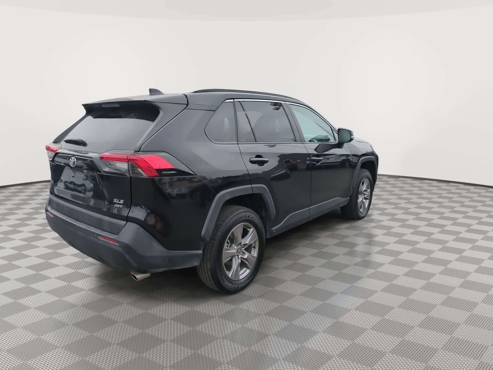 Thumbnail: 2024 Toyota RAV4 - 8
