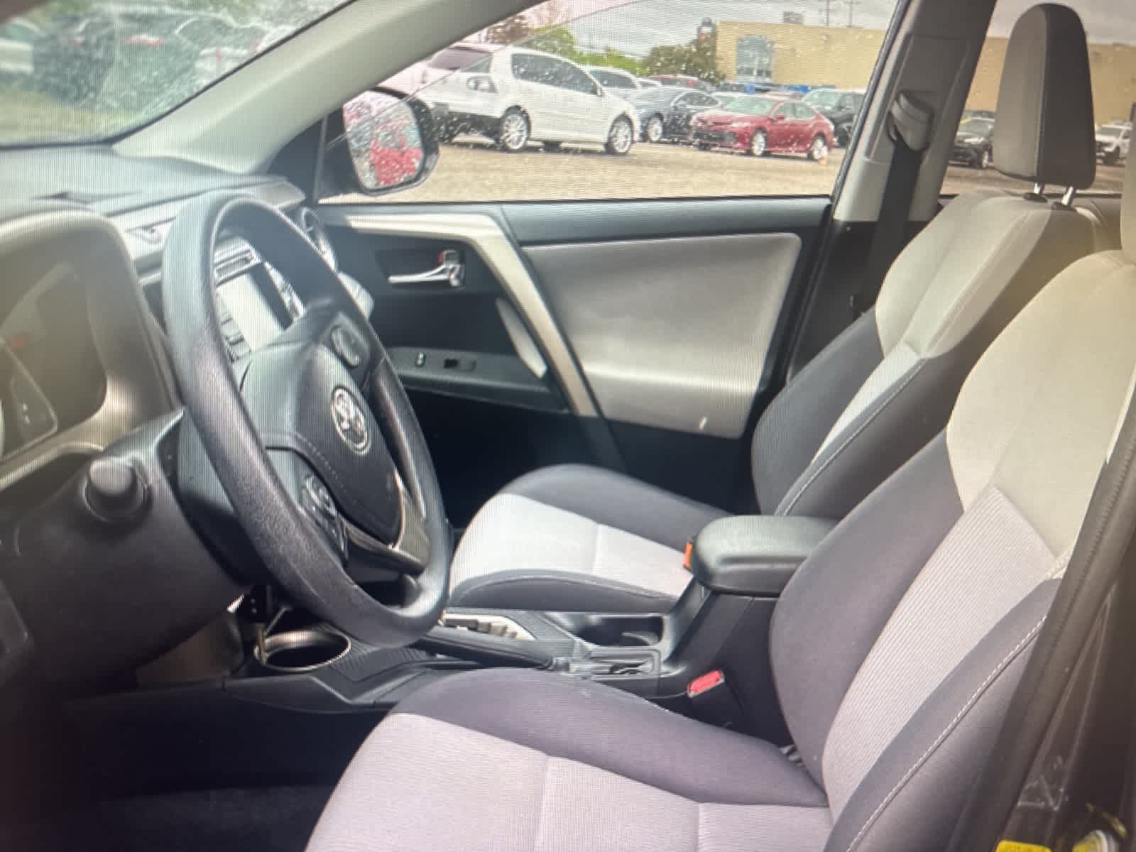 2014 Toyota RAV4 XLE 11