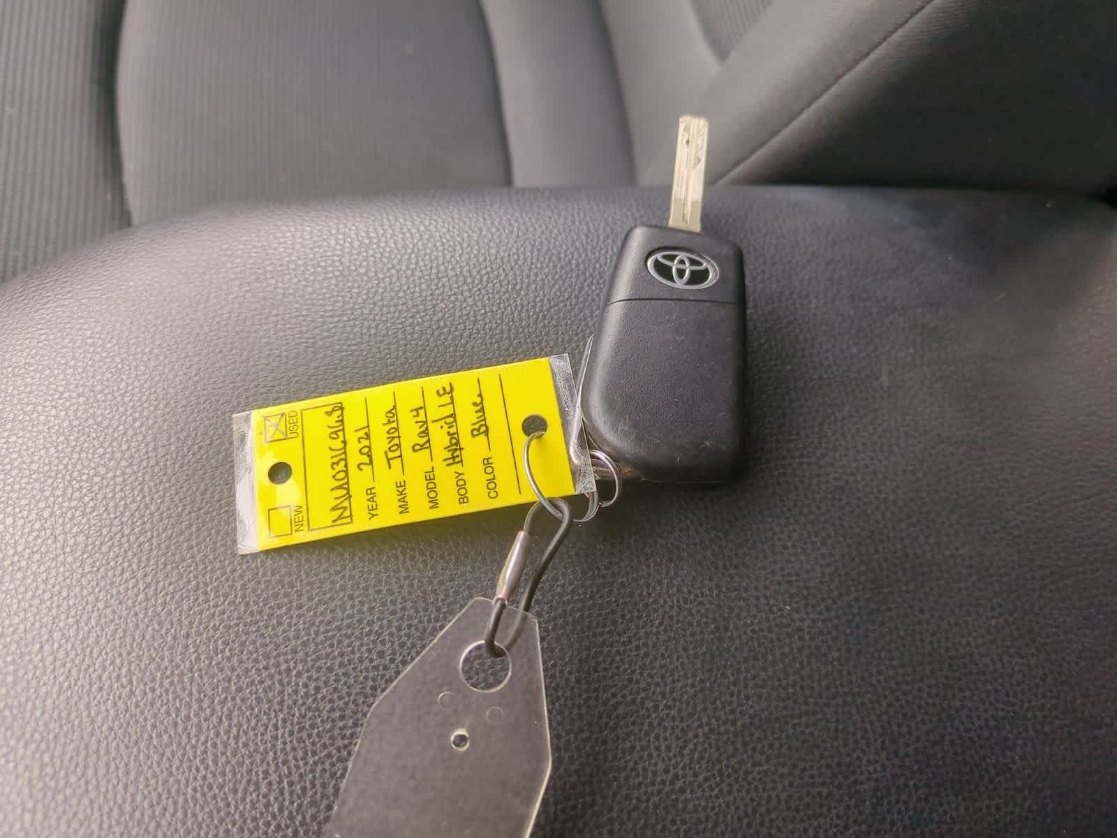 Thumbnail: 2021 Toyota RAV4 - 34