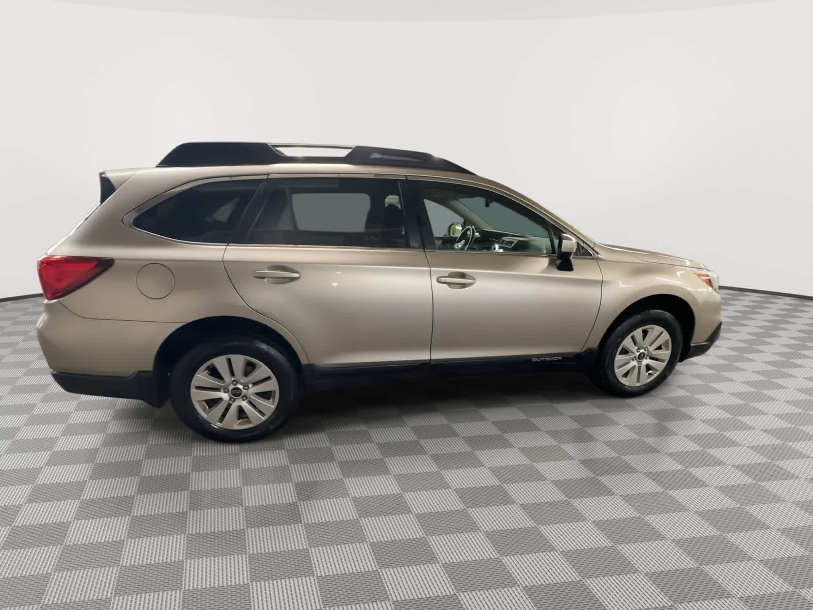 Thumbnail: 2017 Subaru Outback - 9