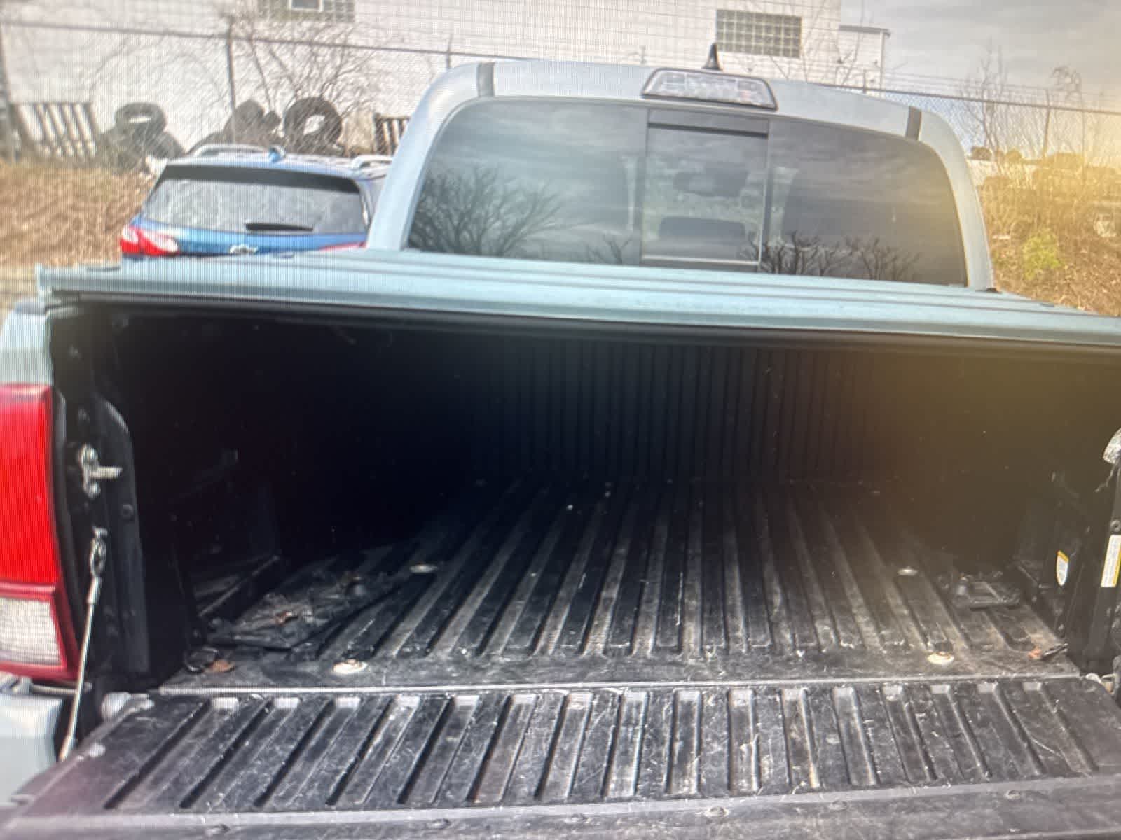 Thumbnail: 2018 Toyota Tacoma - 21