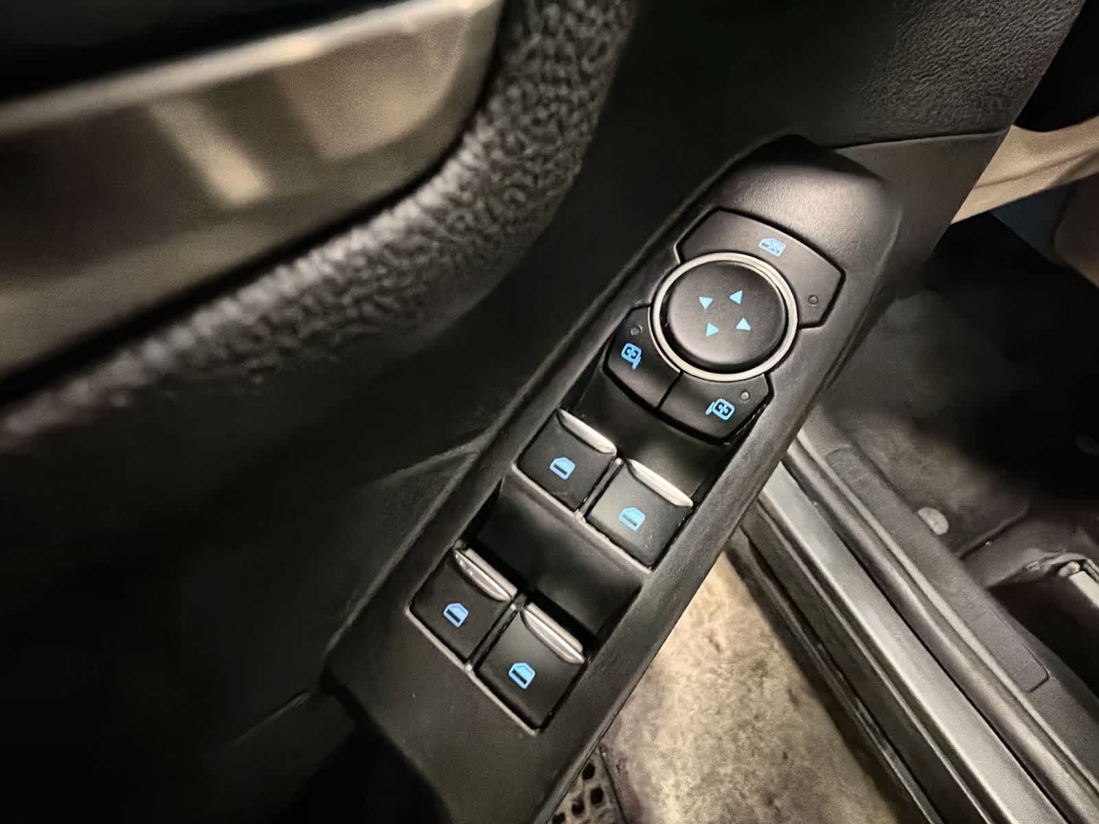 Thumbnail: 2022 Ford Escape - 18