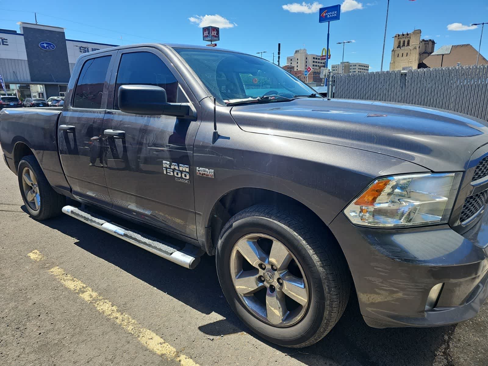 Thumbnail: 2019 RAM 1500 Classic - 4