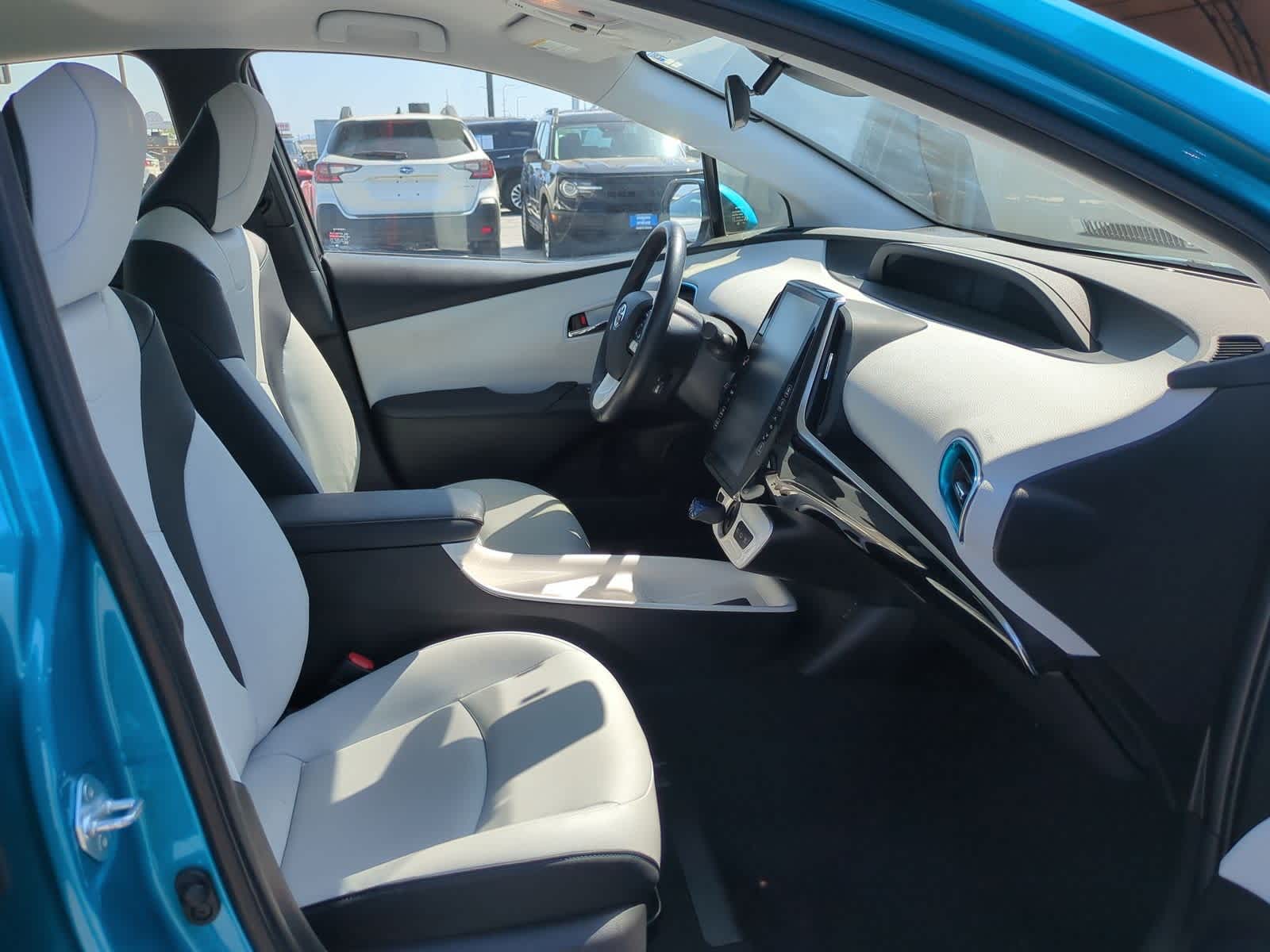 Thumbnail: 2017 Toyota Prius Prime - 22