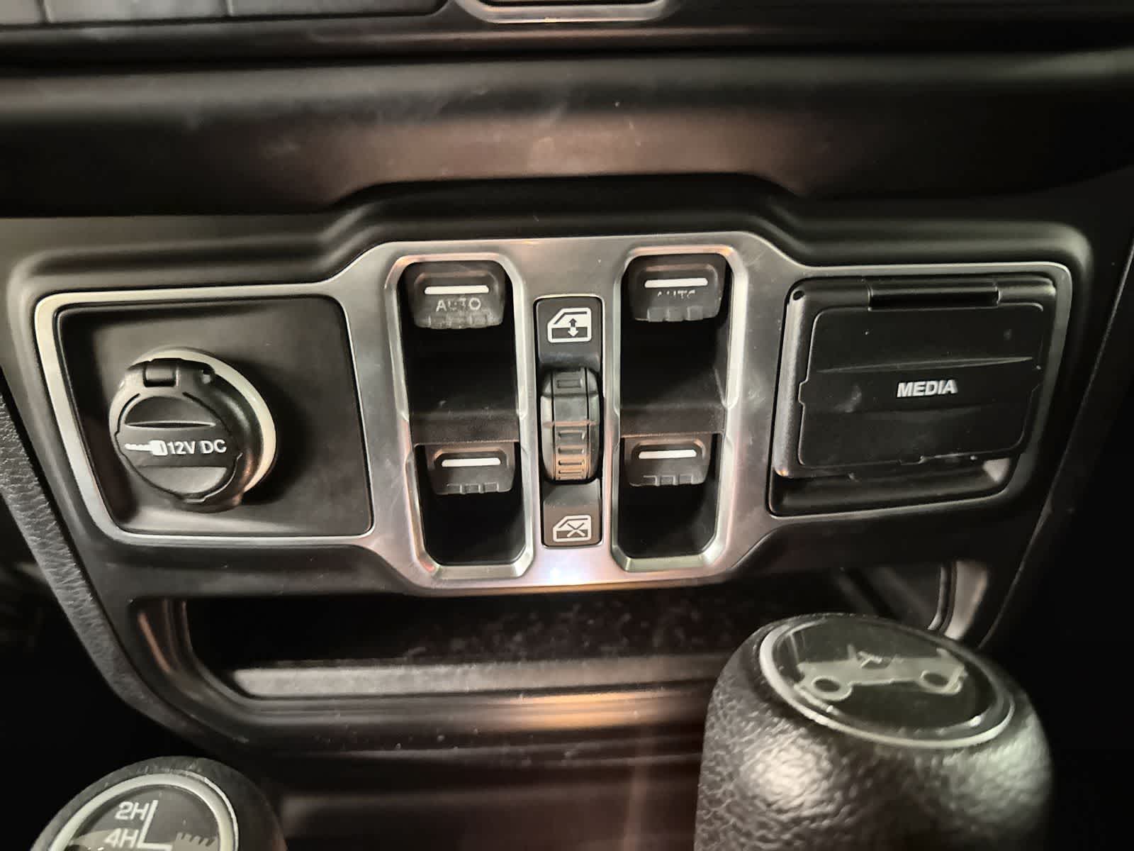 Thumbnail: 2018 Jeep Wrangler - 27