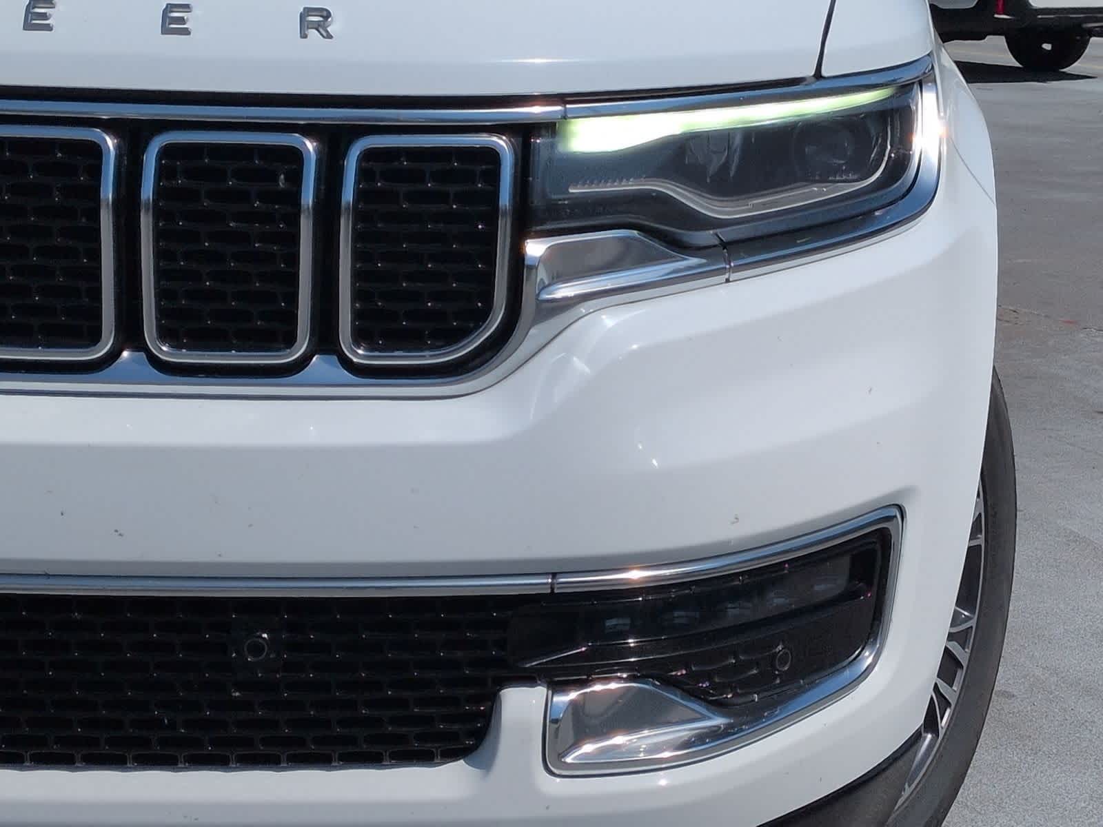 Thumbnail: 2023 Jeep Wagoneer - 11
