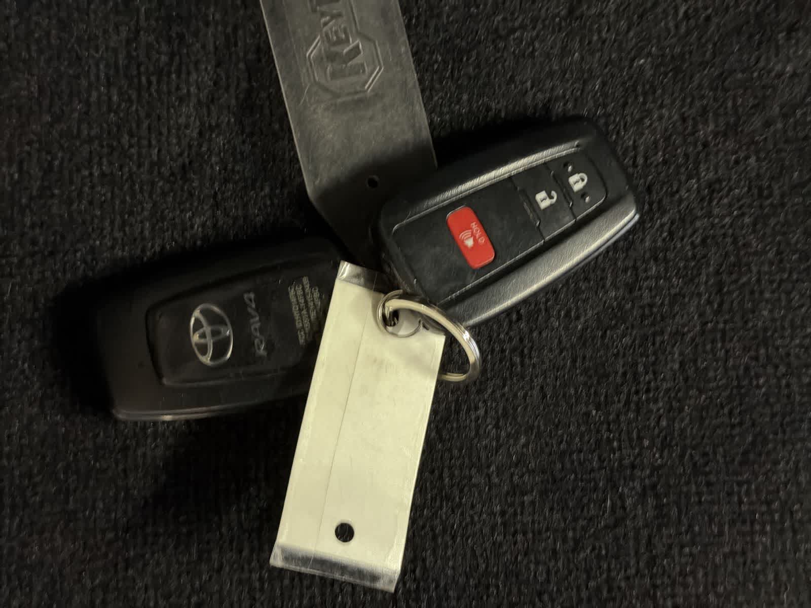 Thumbnail: 2019 Toyota RAV4 - 34