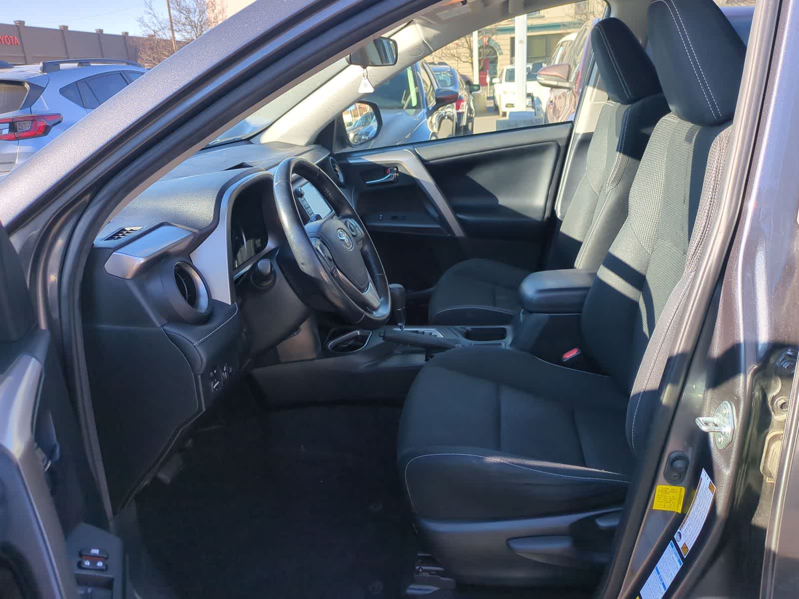 Thumbnail: 2018 Toyota RAV4 - 16