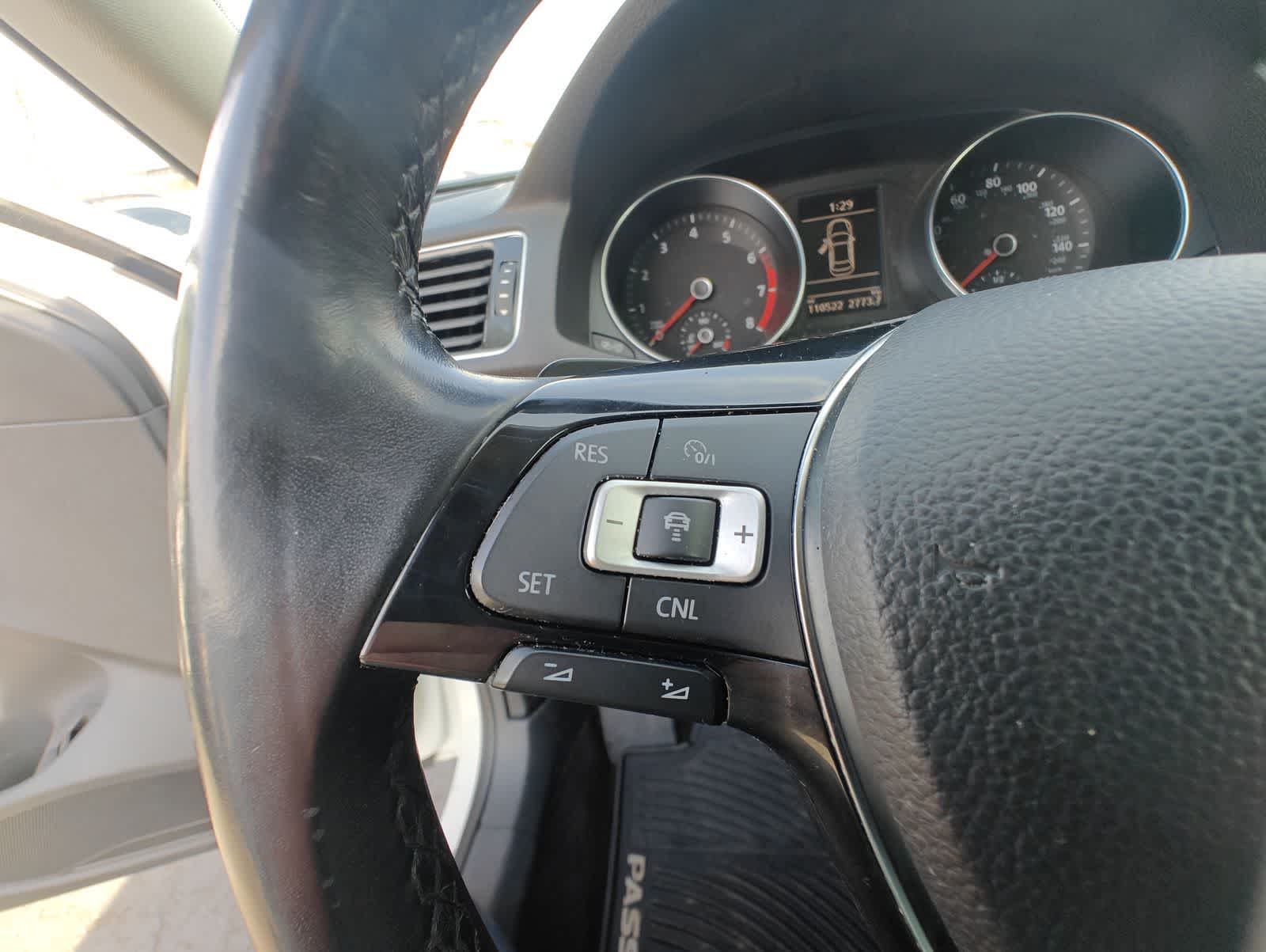 Thumbnail: 2018 Volkswagen Passat - 23