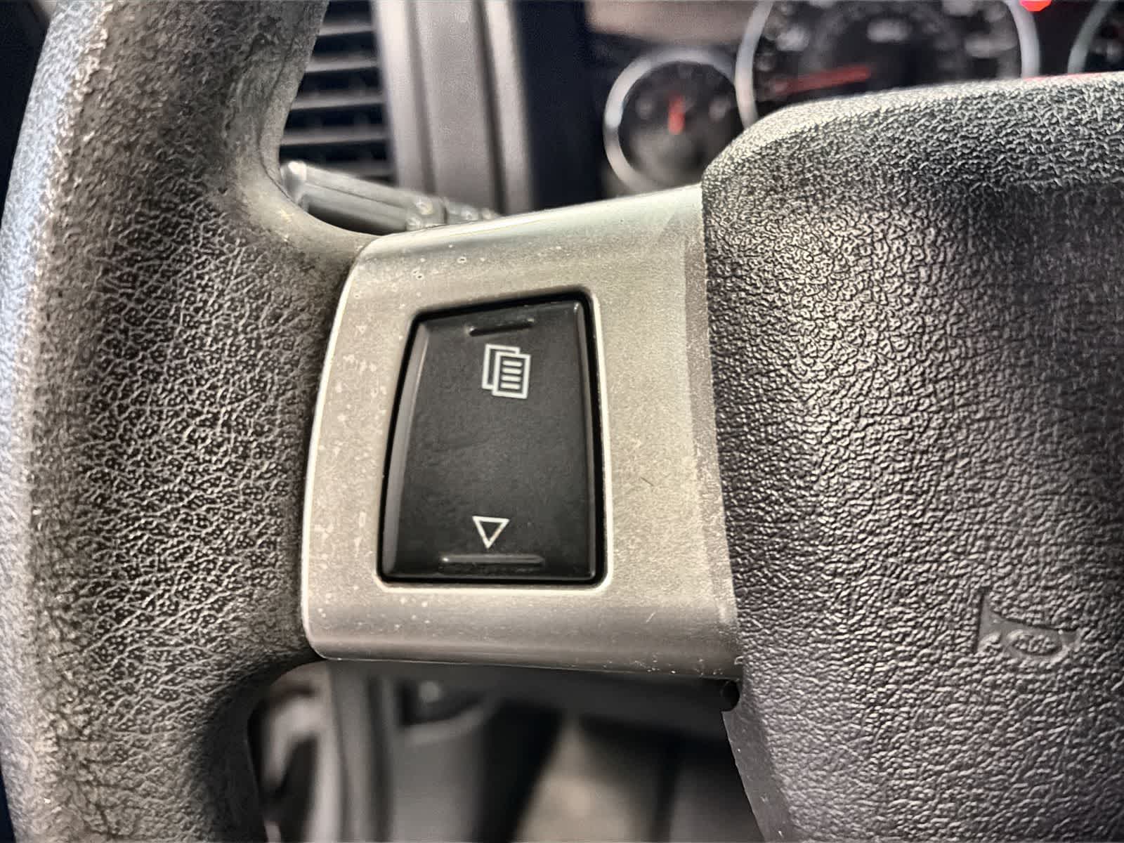 Thumbnail: 2010 Jeep Grand Cherokee - 25