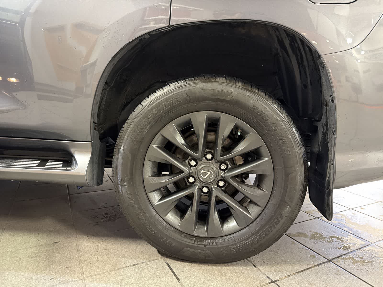 Thumbnail: 2020 Lexus GX - 14