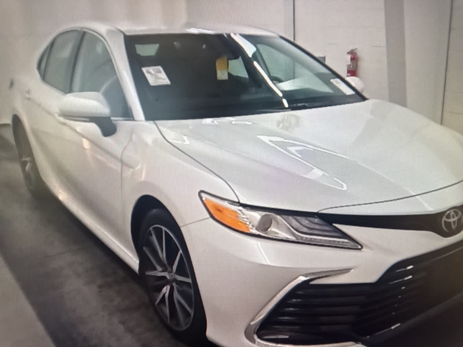 2024 Toyota Camry XLE photo 3