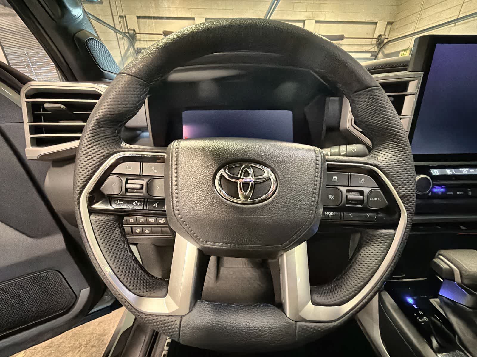 Thumbnail: 2025 Toyota Sequoia - 25