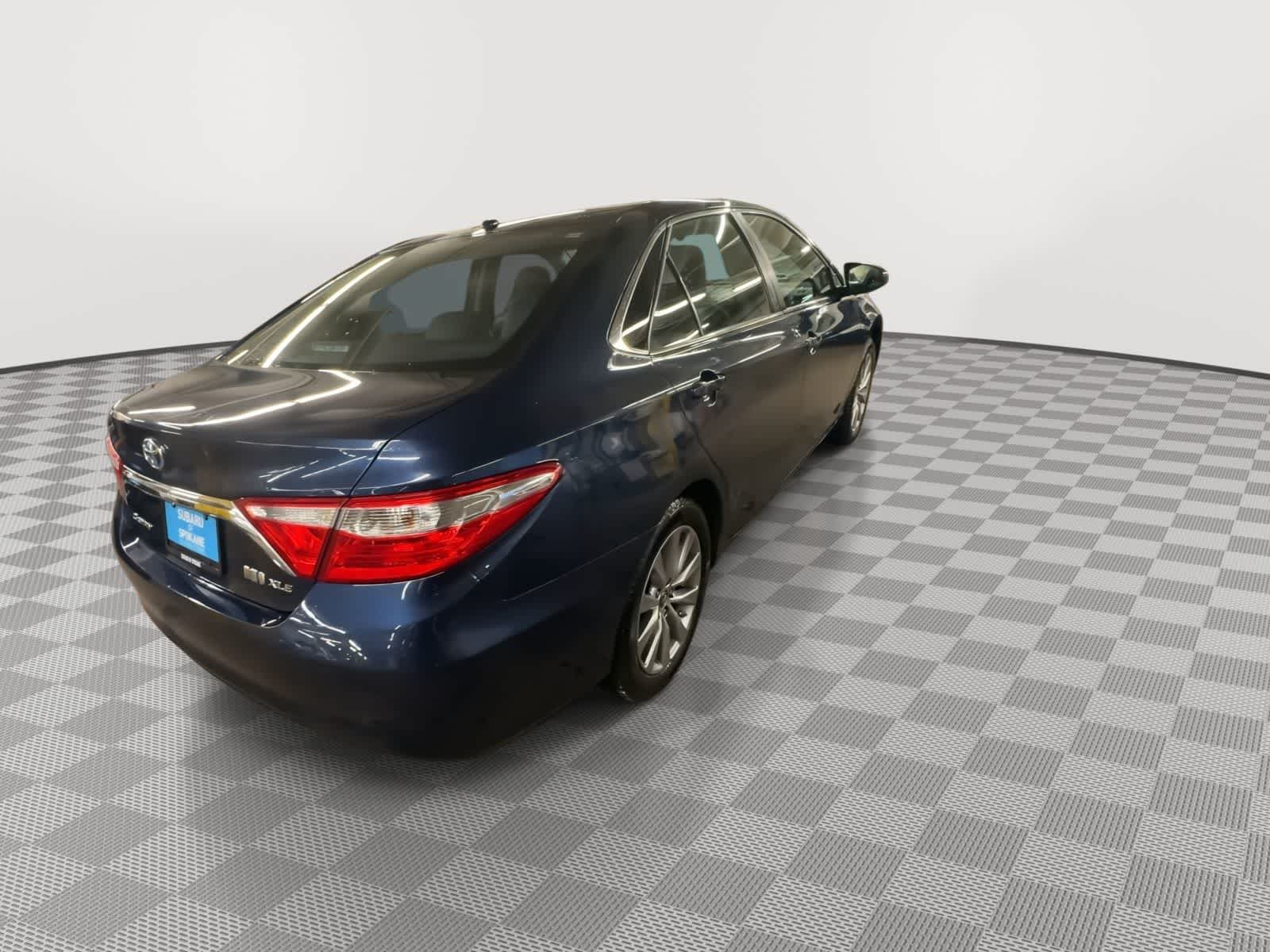 Thumbnail: 2017 Toyota Camry - 8