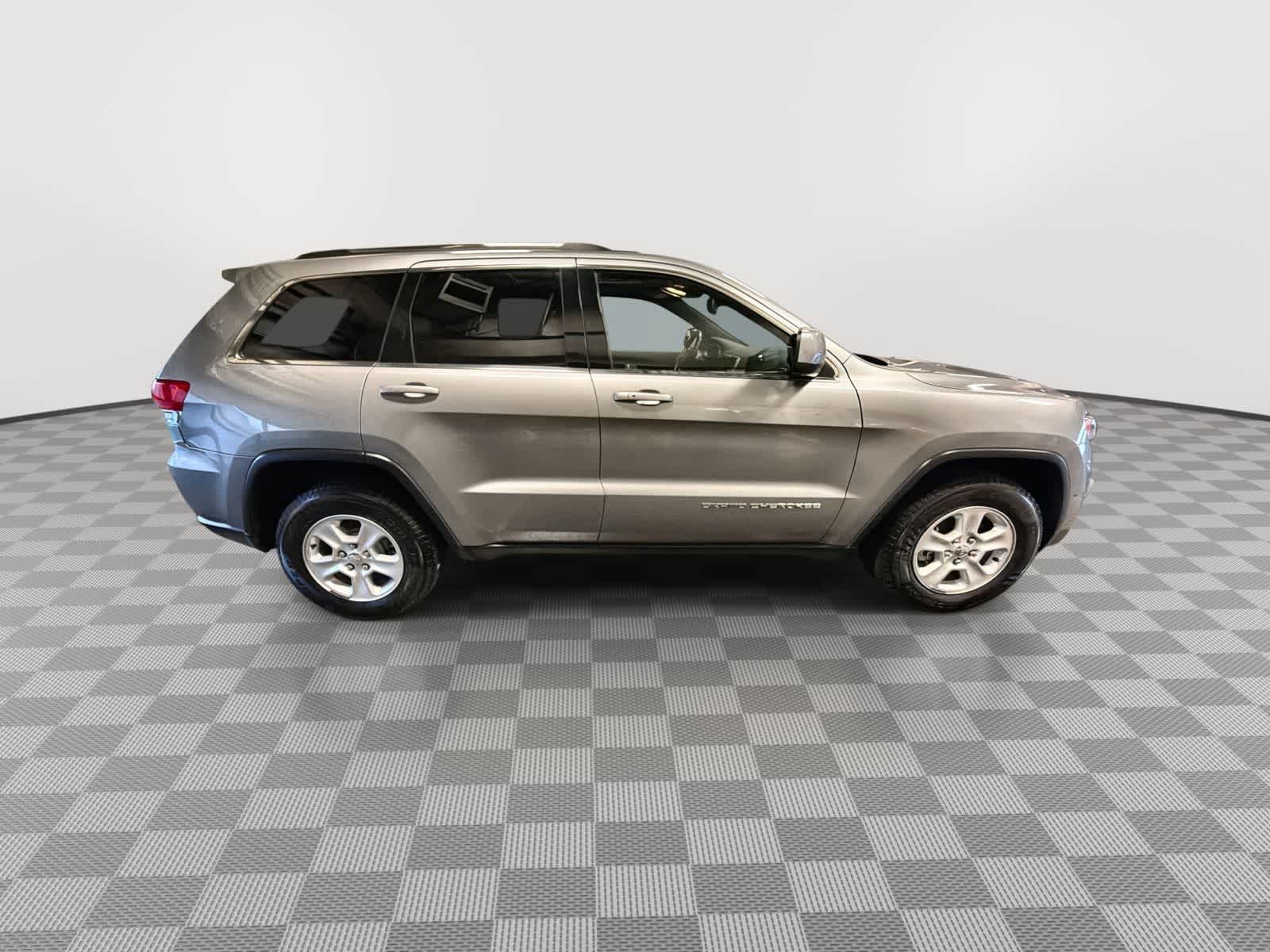 Thumbnail: 2015 Jeep Grand Cherokee - 9