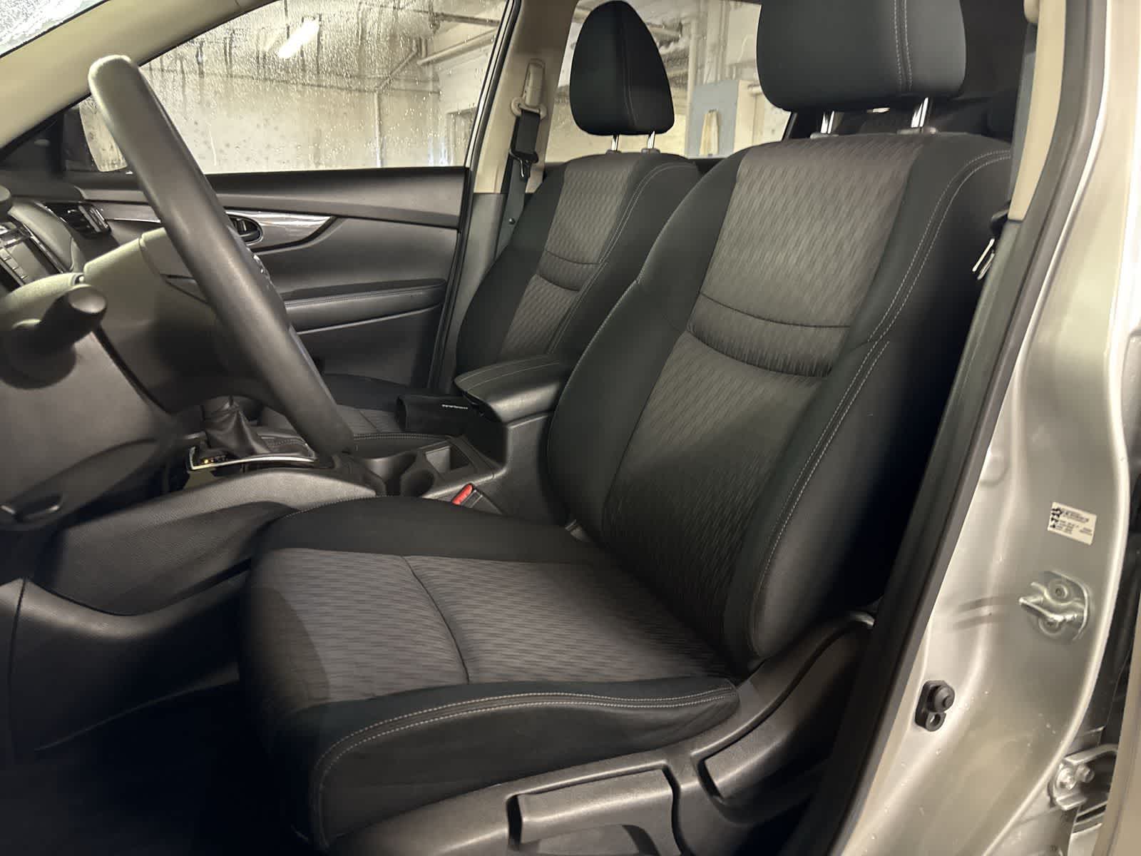 Thumbnail: 2020 Nissan Rogue - 16