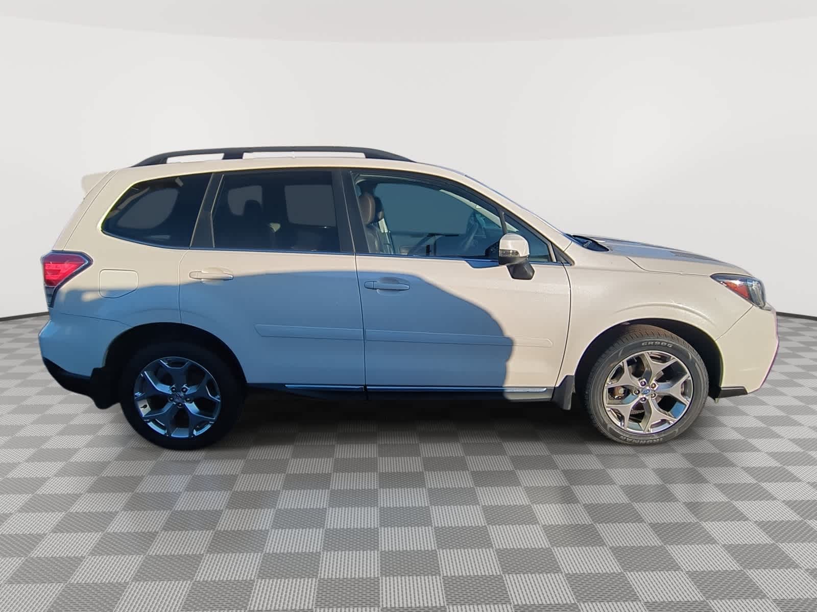 Thumbnail: 2017 Subaru Forester - 9