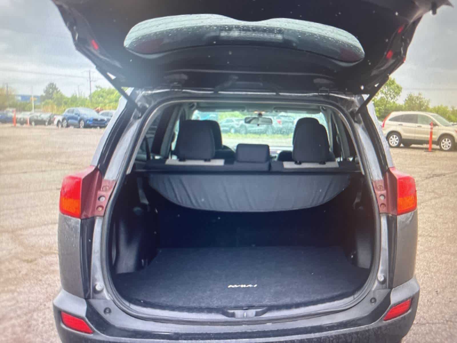 2014 Toyota RAV4 XLE 21