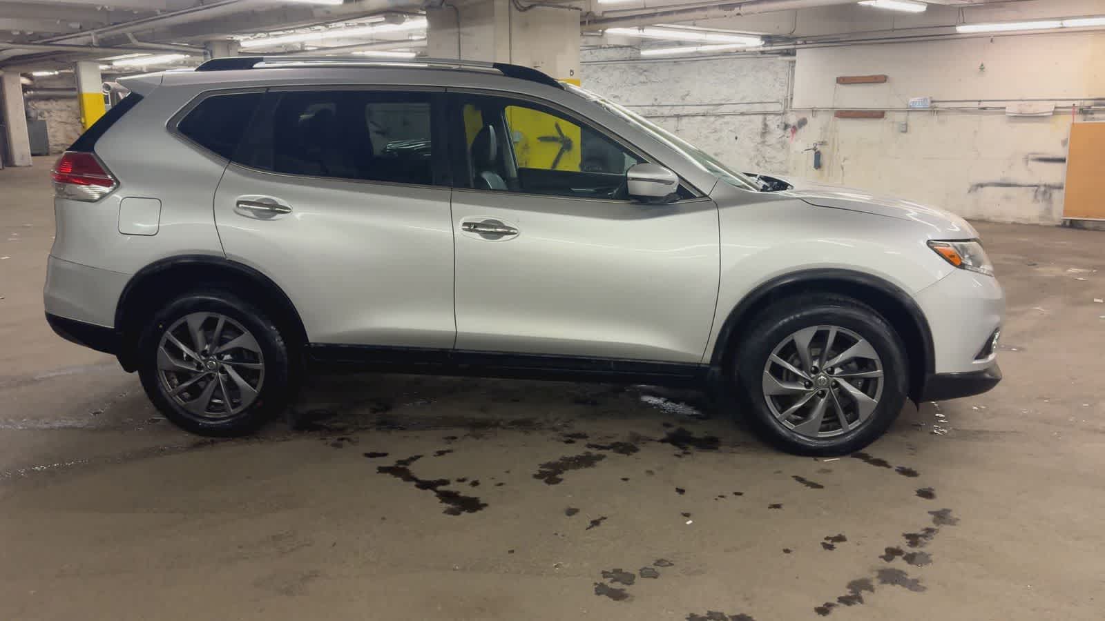 Thumbnail: 2016 Nissan Rogue - 9