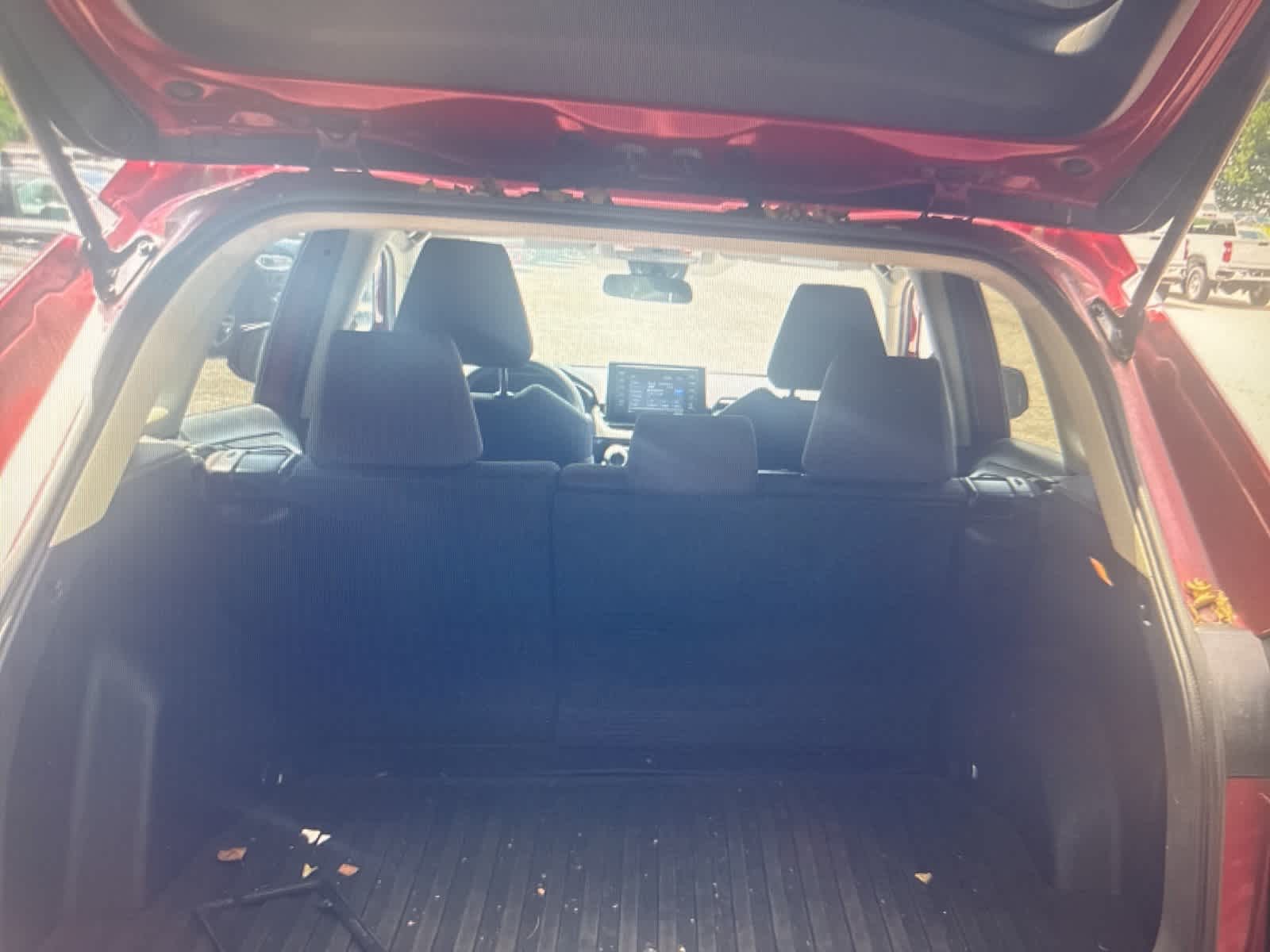 Thumbnail: 2021 Toyota RAV4 - 16