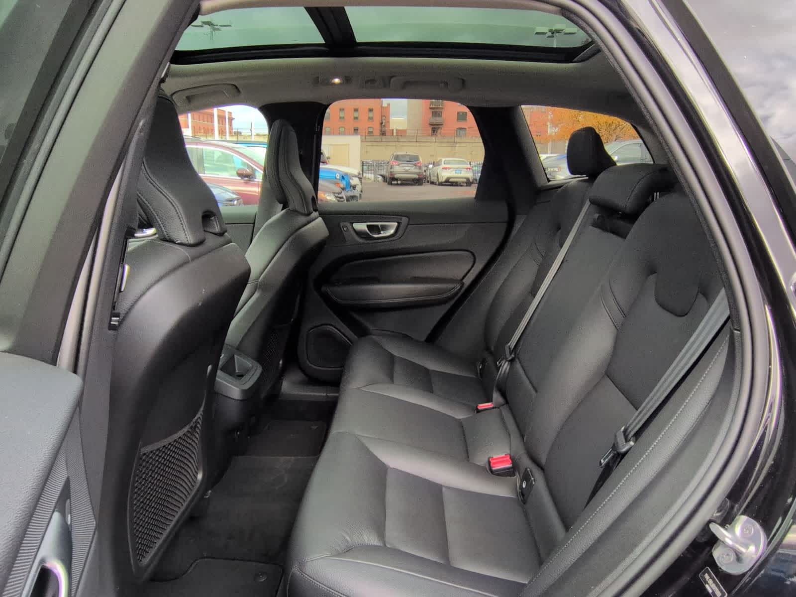 Thumbnail: 2024 Volvo XC60 - 20