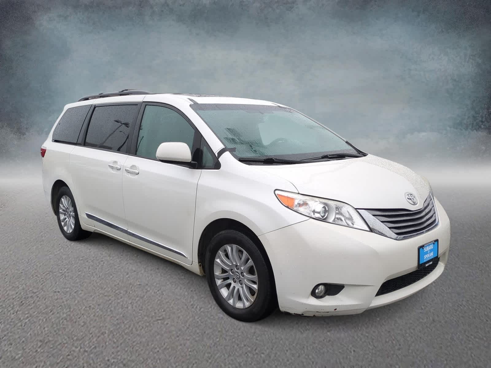 Thumbnail: 2017 Toyota Sienna - 2