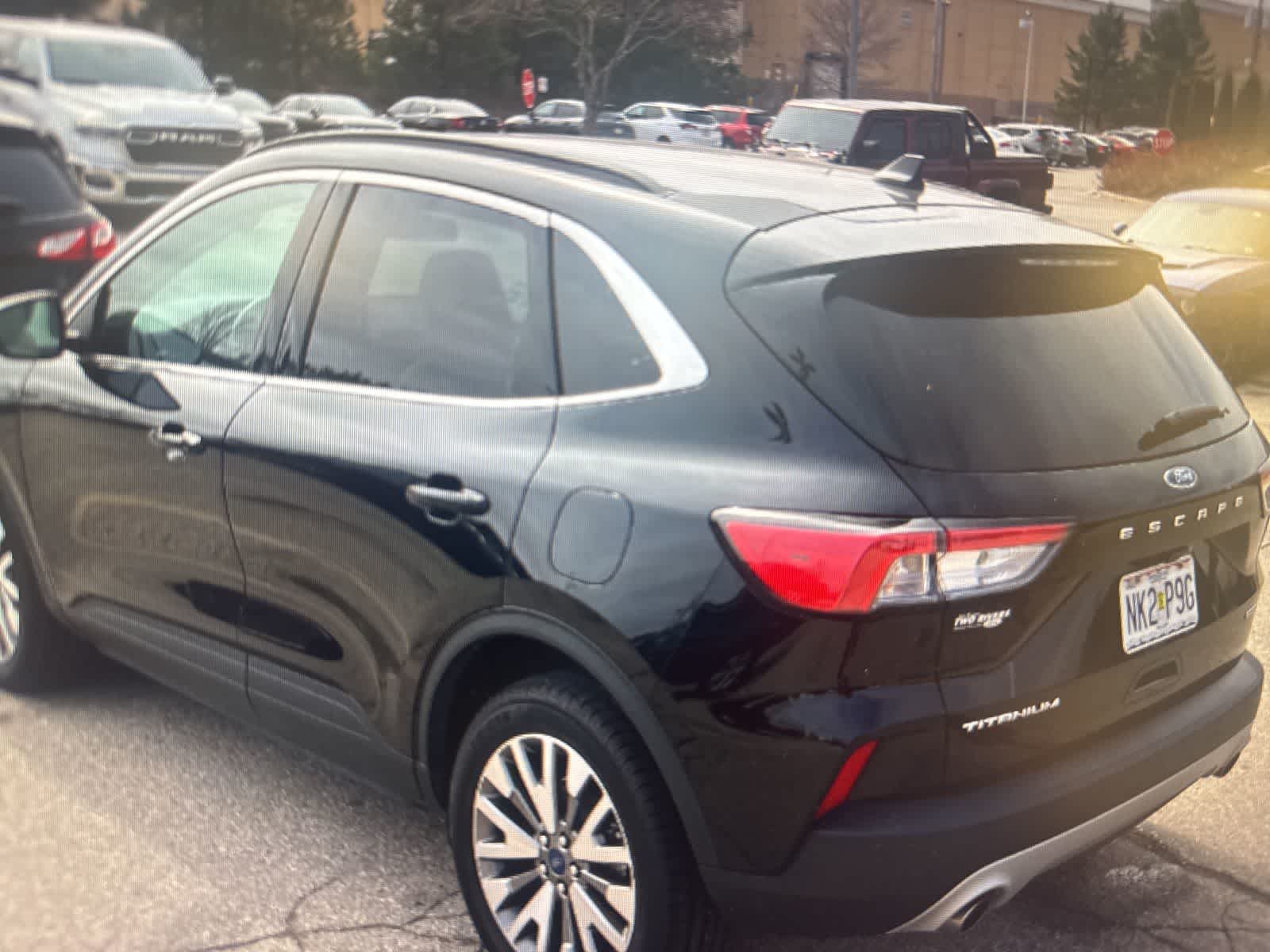 Thumbnail: 2022 Ford Escape - 3