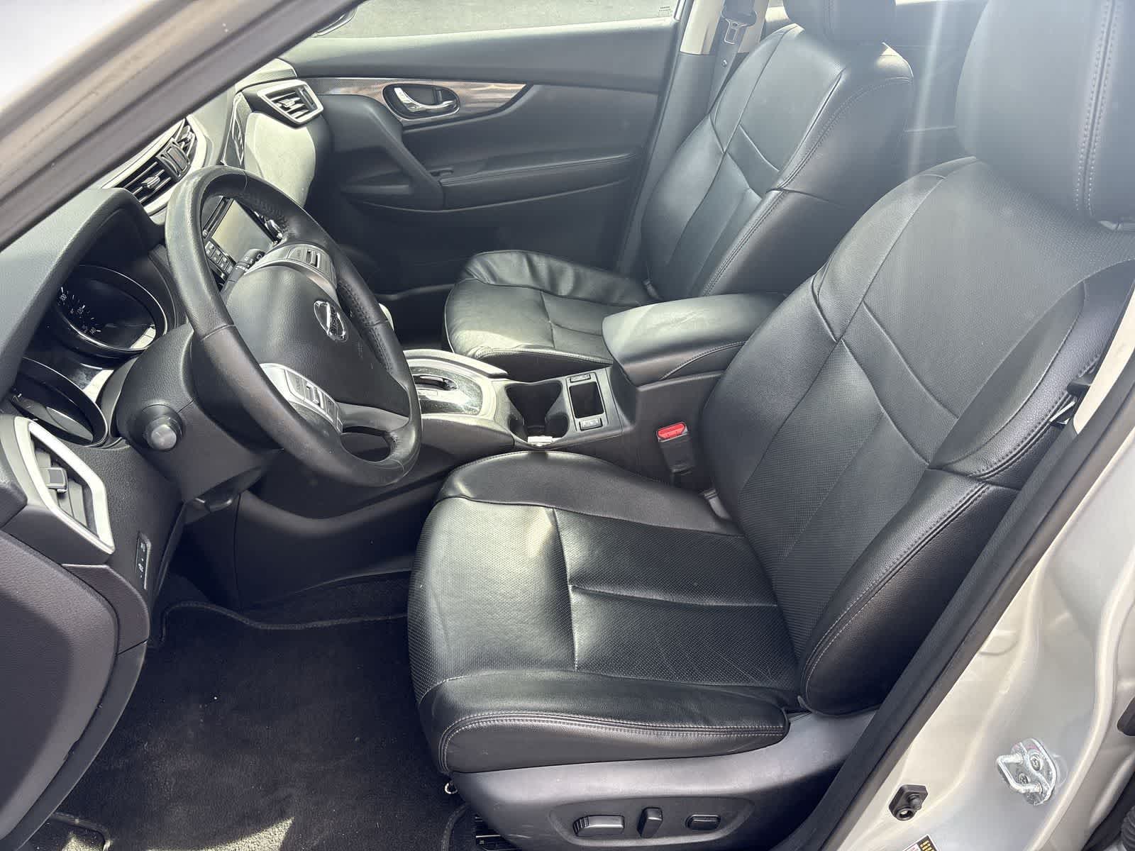 Thumbnail: 2016 Nissan Rogue - 17