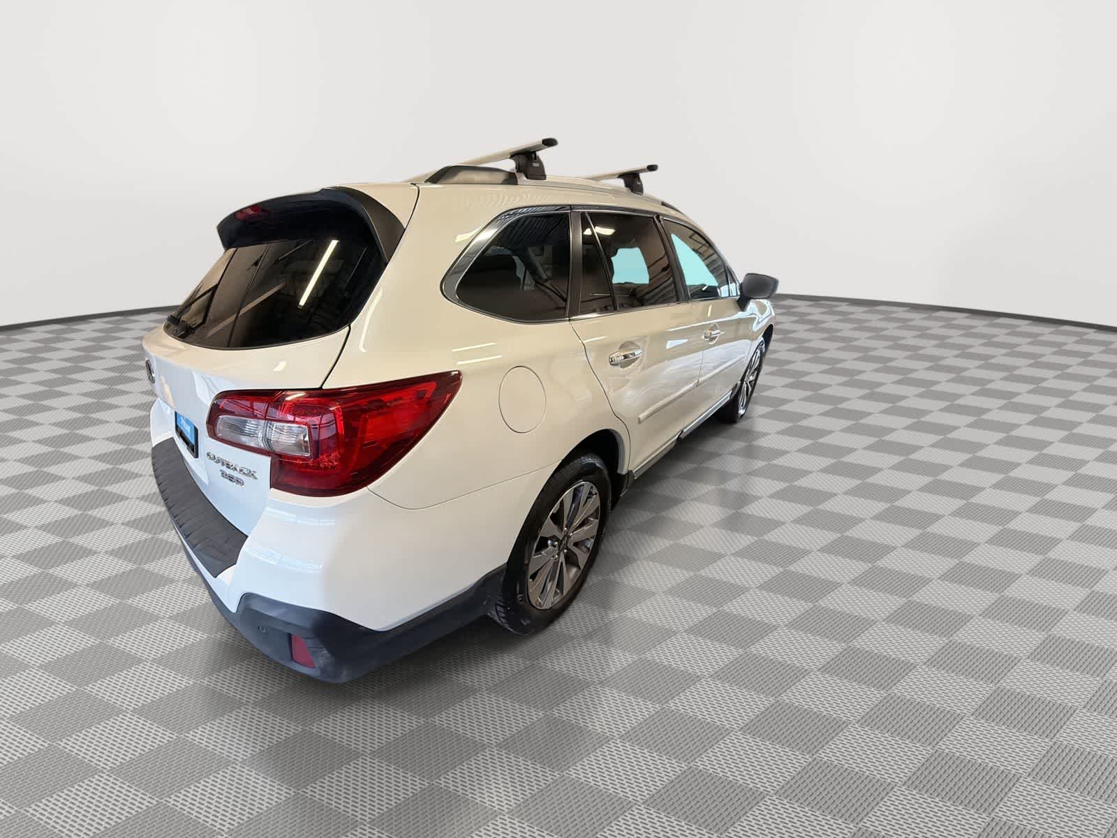 Thumbnail: 2018 Subaru Outback - 8
