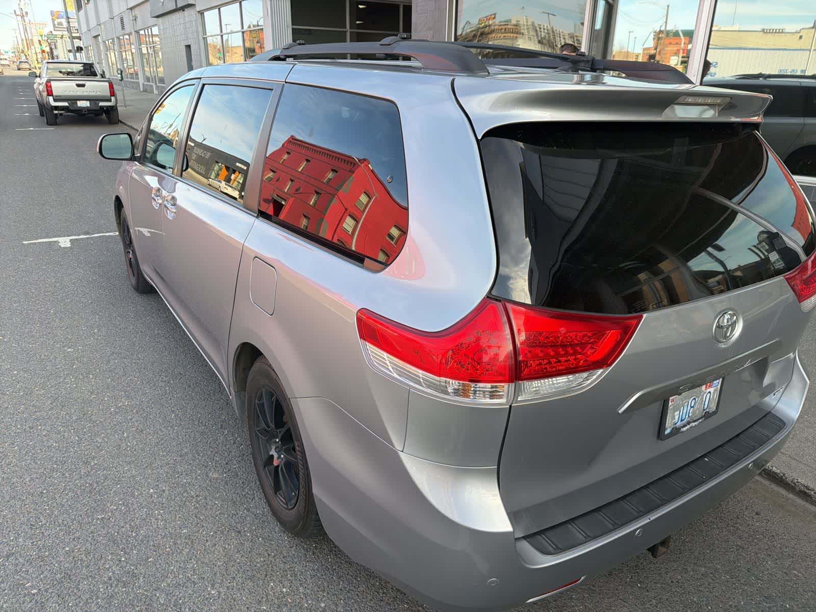 Thumbnail: 2012 Toyota Sienna - 2