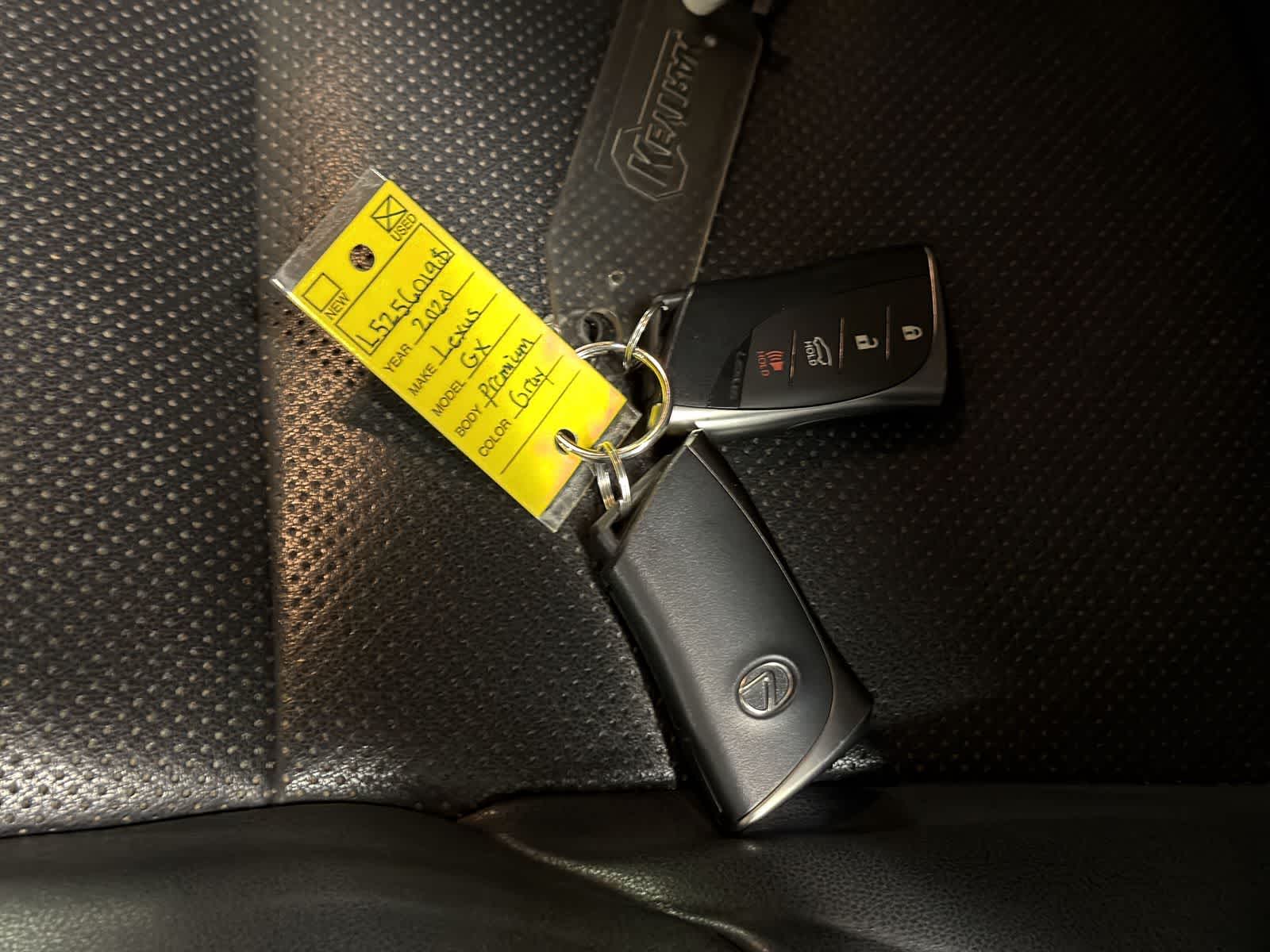 Thumbnail: 2020 Lexus GX - 38