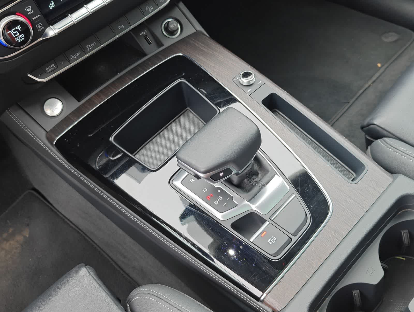 Thumbnail: 2024 Audi Q5 - 33