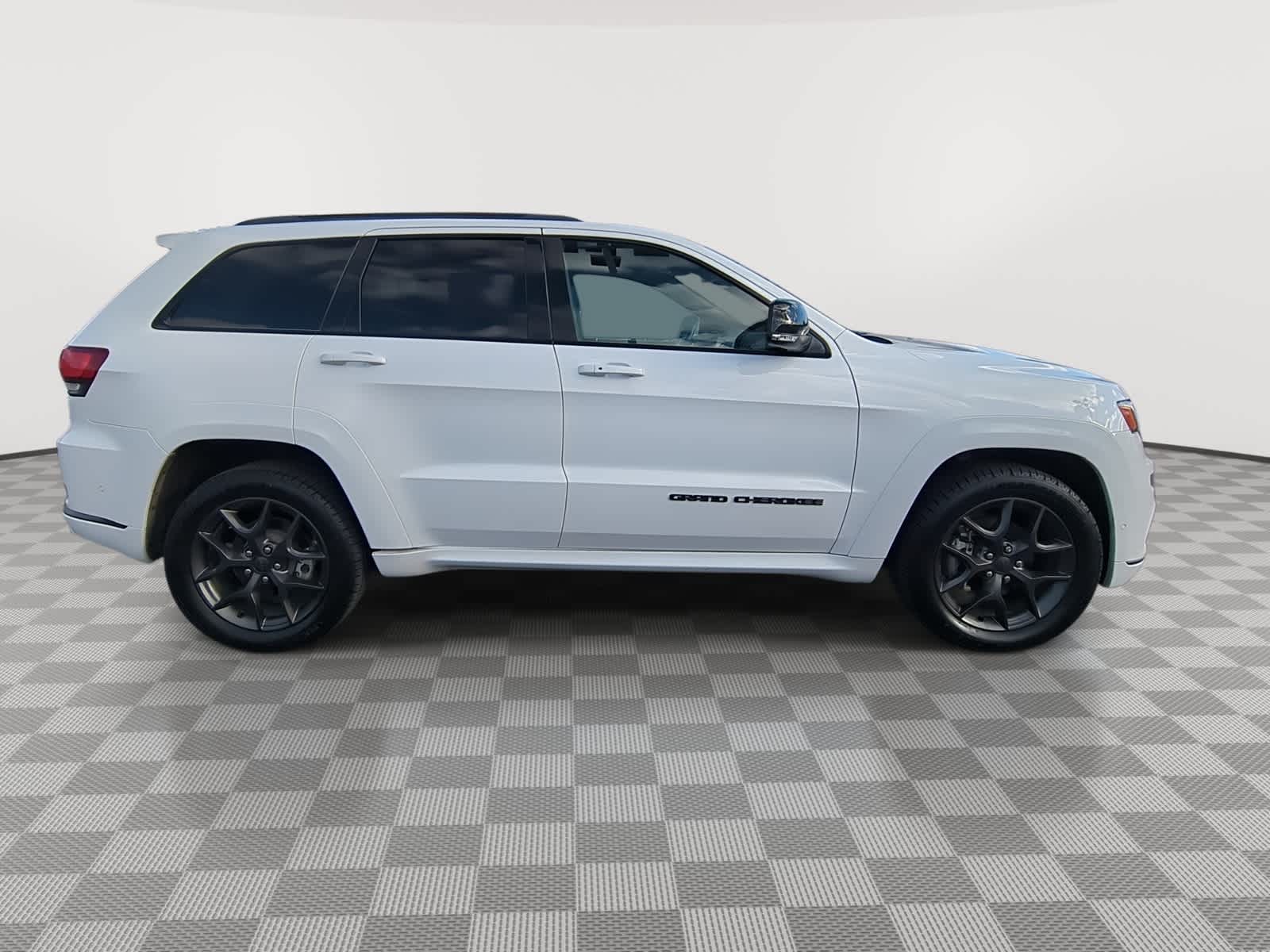 Thumbnail: 2019 Jeep Grand Cherokee - 9