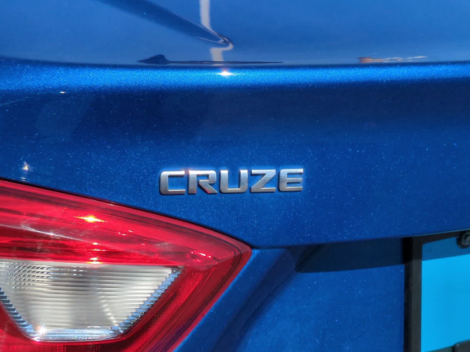 Thumbnail: 2018 Chevrolet Cruze - 13