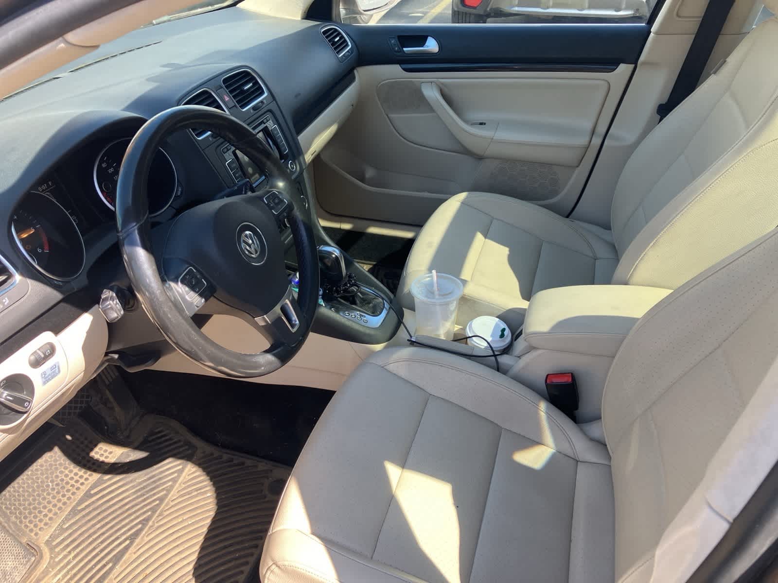 2013 Volkswagen Jetta Sportwagen TDI S 9