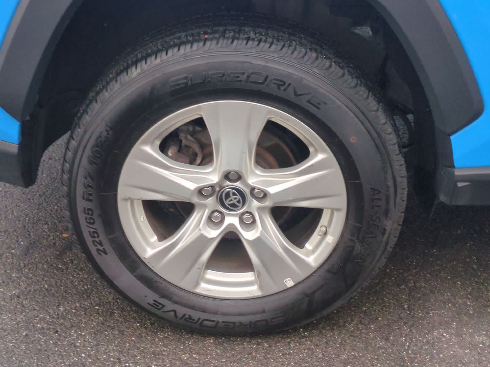 Thumbnail: 2021 Toyota RAV4 - 14