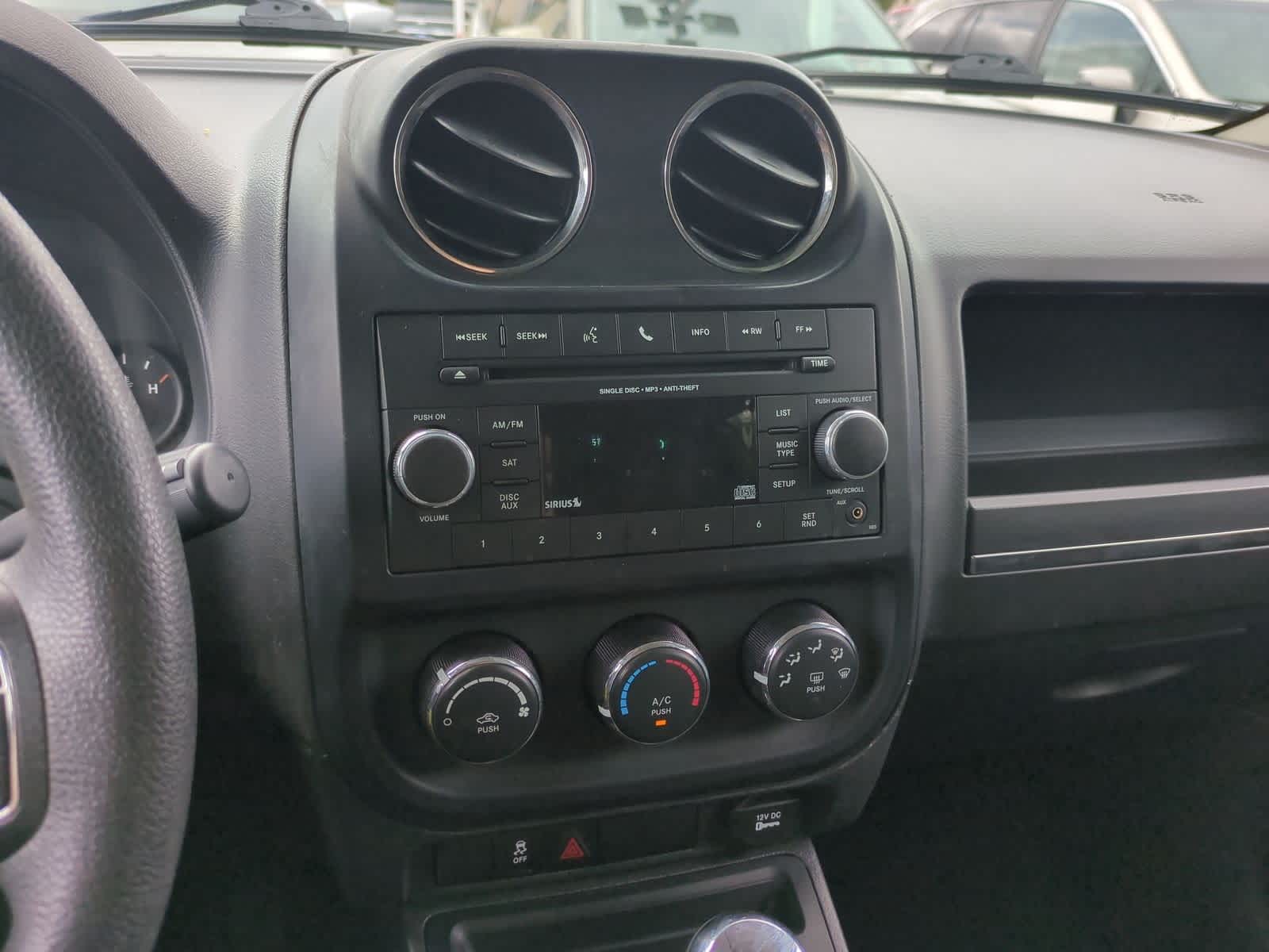 Thumbnail: 2016 Jeep Patriot - 27