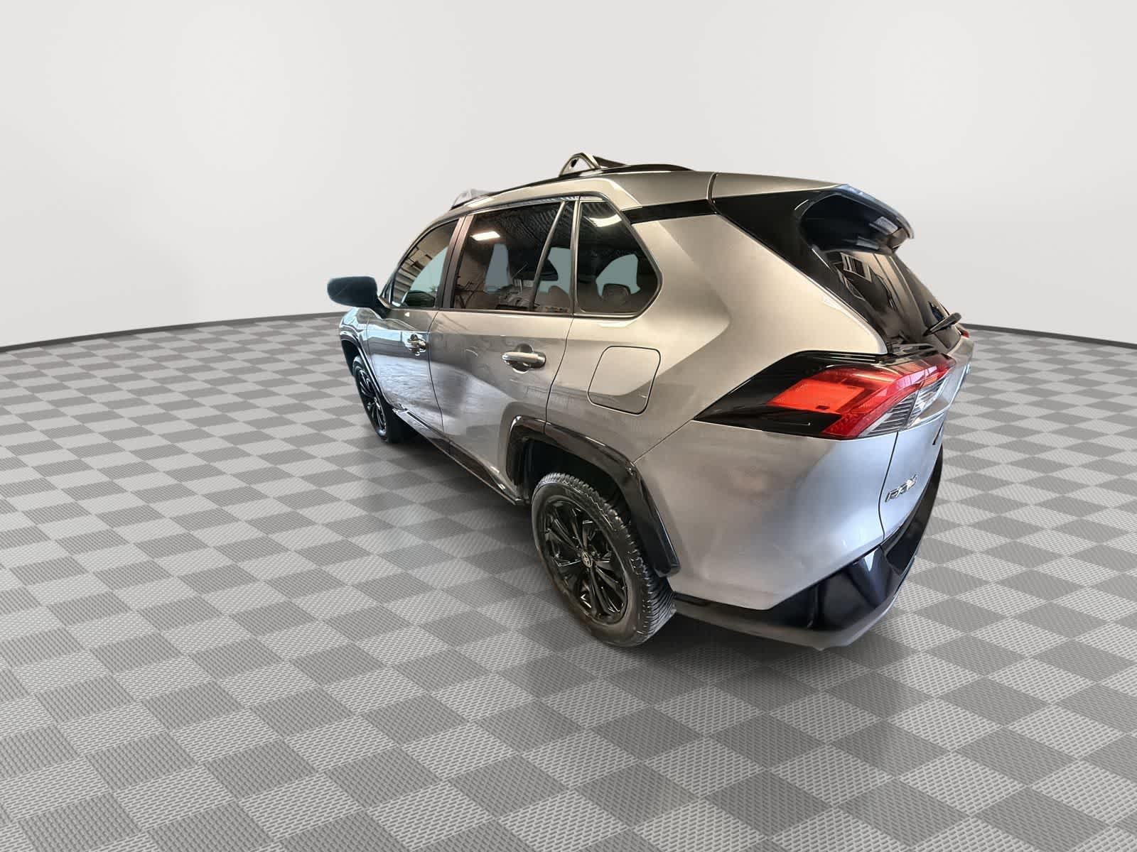 Thumbnail: 2022 Toyota RAV4 - 6