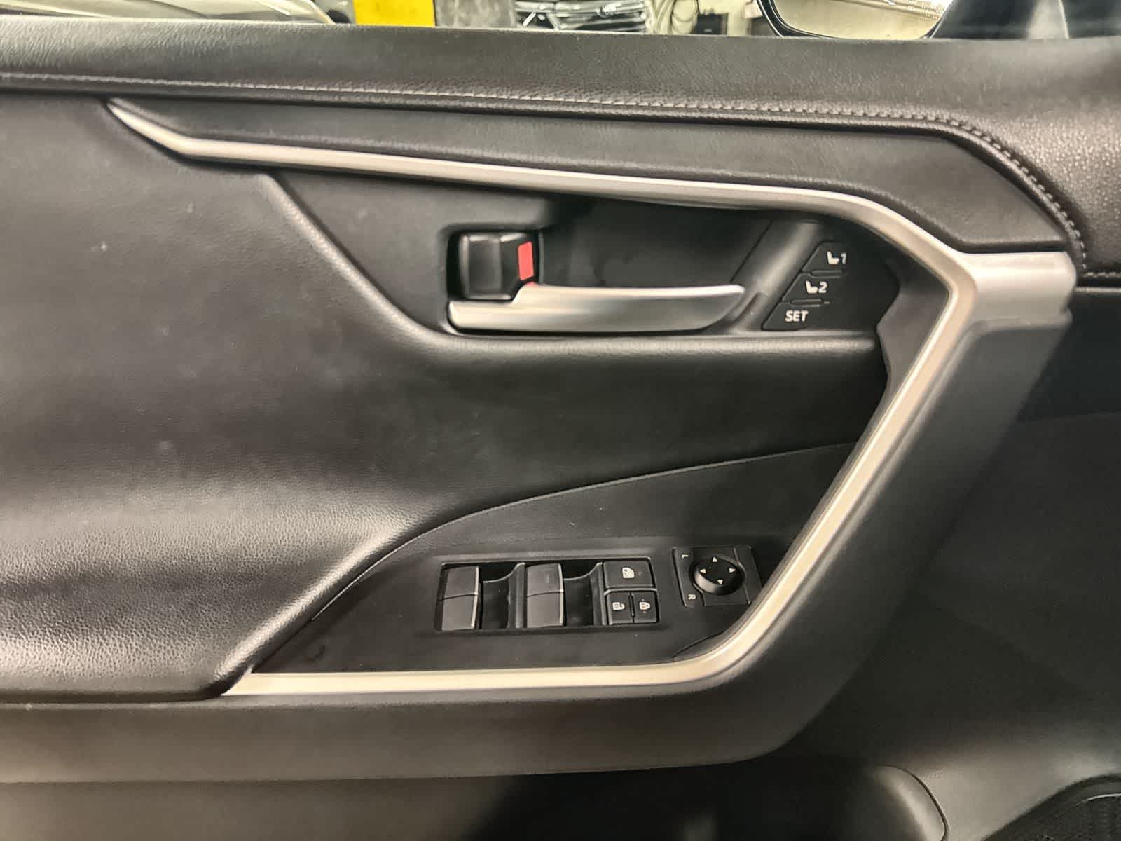 Thumbnail: 2019 Toyota RAV4 - 18