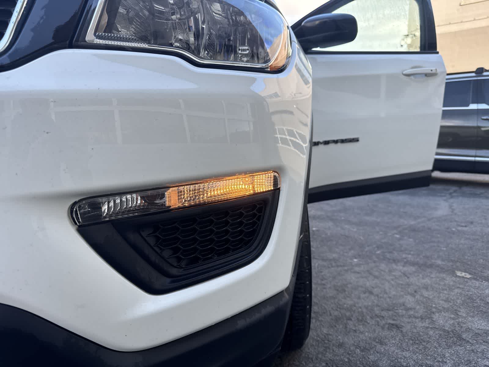 Thumbnail: 2018 Jeep Compass - 12